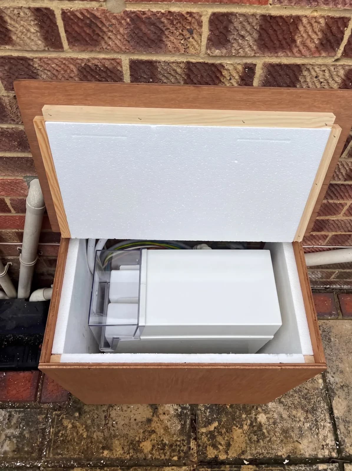 Under-sink reverse-osmosis system, Hampshire
